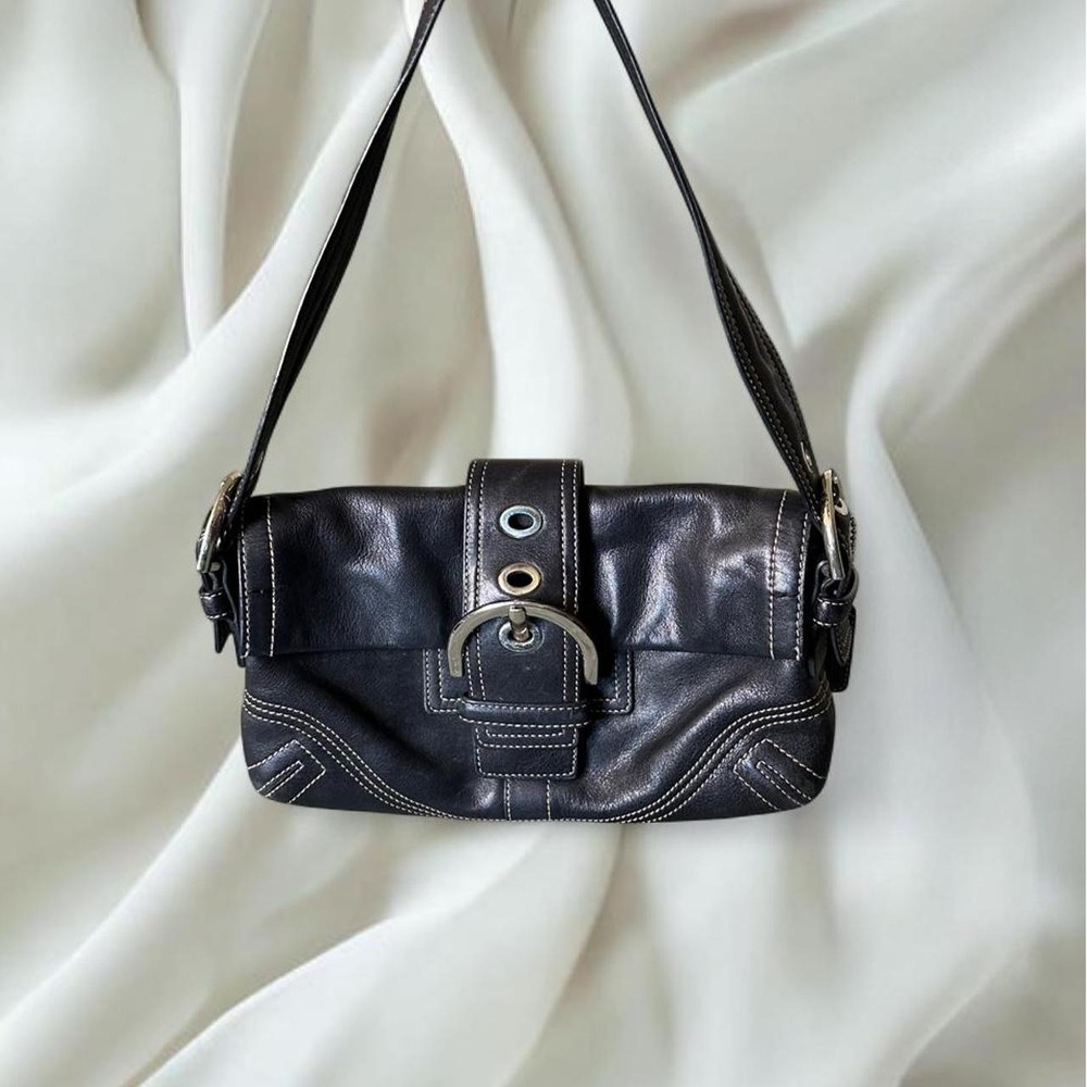Coach Soho black leather shoulder bag silver hardware buckle closure y2k